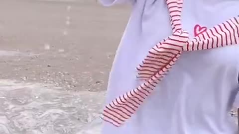 Pretty Lady Caught Razor Clams On Beach
