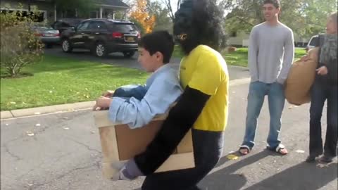 Este niño con su disfraz ilusión de mono ganó Halloween