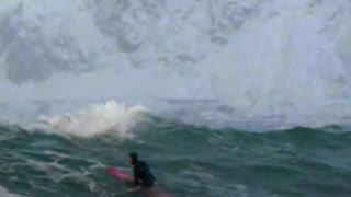 ¿Amante del surf? Ni las temperaturas extremas los detienen [Video]