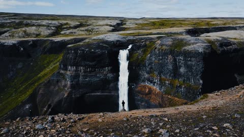 FPV Drone Flight through Beautiful Iceland Canyon👍👌😯🤩