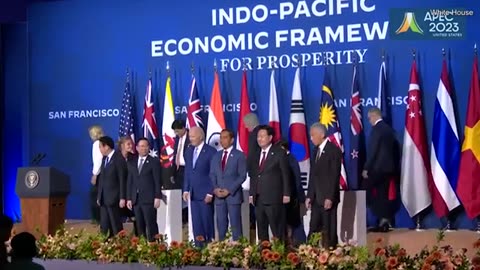 Biden gets confused as he stands with world leaders at APEC summit
