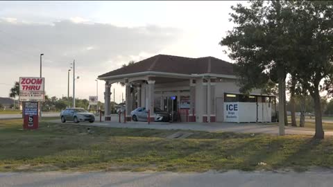 CUSTOMER STOPS LEE COUNTY CONVENIENCE STORE ROBBERY