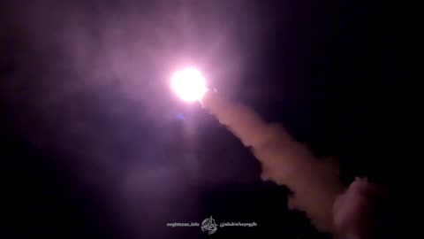 Video of Iraninan medium-range ballistic missile launches against Israel