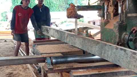 Dry And Hard Bengkirai Wood Sawing Process