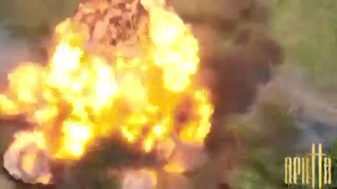 🔥 Ukraine Russia War | HIMARS Destroys Russian 2A65 Msta-B Howitzer, Ammo Dump Detonates | RCF