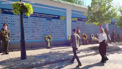 Ukrainian President Attending Ceremony to Mark Independence Day of Ukraine| VOA News