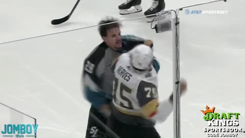 Reaves And Gabriel Start the period with a big fight, a breakdown.