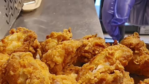 Kfc style crispy chicken wings.