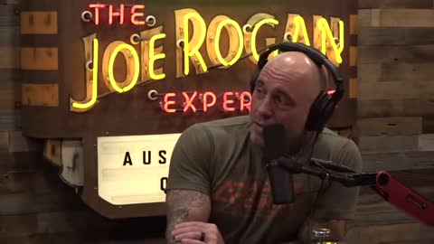 Joe Rogan reacts to Jamie Foxx's Dave Chappelle Impression