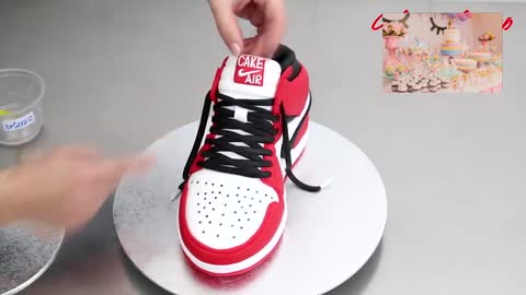 AMAZING cakes that look like real things | REALISTIC CAKES