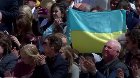 Pope Condemns War in Ukraine at Easter Service