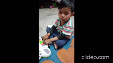 lovely kid play music