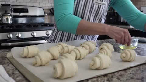 croissants Making . Easy and Fast