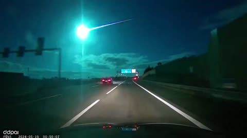 Meteor Flashes Across Night Sky Over Portugal | May 19, 2024