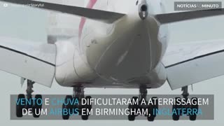 Avião aterrissa de lado na Inglaterra