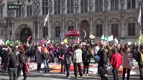 LIVE: Parisians (France) join in Global Day of Action climate protests - 06.11.2021