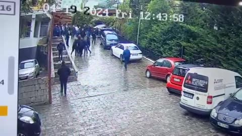 Banda e Taulant Ballës rrëmben qytetarë që protestojnë kundër vjedhjes