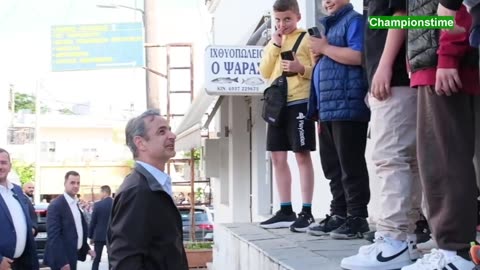 Μητσοτάκης προς μικρούς φιλάθλους της ΑΕΚ στην Αλεξανδρούπολη: «Έχετε καλές πιθανότητες»