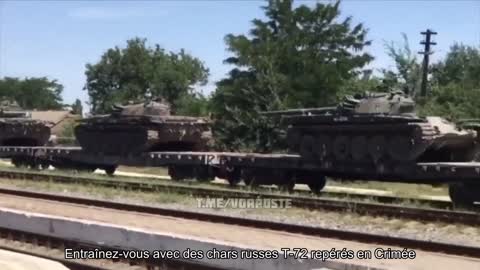 En Crimée, un train avec des chars russes T-72 et BMP-3 a été repéré se déplaçant en direction de K