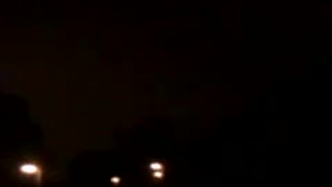 UFO caught on camera 2021, Aveley, Essex, United Kingdom (I'm lovinit lol).mp4