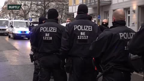 LIVE: Berlin / Germany - COVID-19 sceptics march, counter-protests expected - 04.12.2021