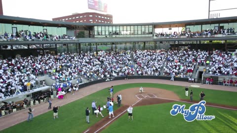 World Record Pillow Fight - Saint Paul Saints Game