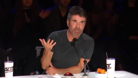 |Did she really won the Golden Buzzer? |Girl singer |America'Talent|