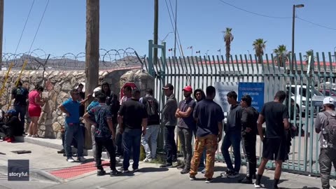 Hopeful immigrants surrender to US Border Patrol in El Paso