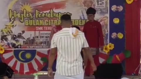 bila kau ada guru gila-gila. terkejut semua