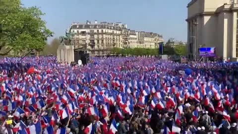 Macron Has an Opponent - Supporters of Éric Zemmour Turn Paris Into a Sea of Red, White, and Blue