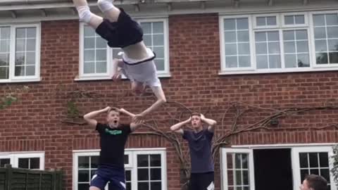 Guy lands on neck after trying quintuple backflip!!!
