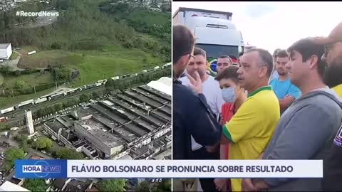Flávio Bolsonaro se pronuncia sobre resultado das eleições
