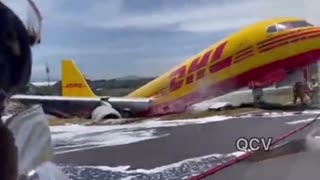 Avión de carga se parte en dos en Costa Rica