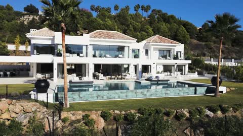 Brand New Modern Mansion Frontline Golf in Marbella