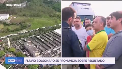 Flávio Bolsonaro emite pronunciamento sobre o resultado das eleições