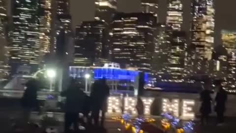 Spotted a proposal by the Brooklyn Bridge