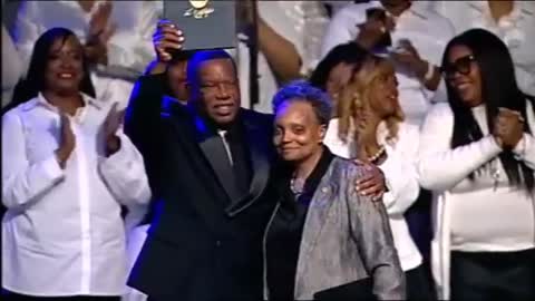 Chicago Pastor Welcomes "Mayor Auntie" Lori Lightfoot To Pulpit During Sunday Worship