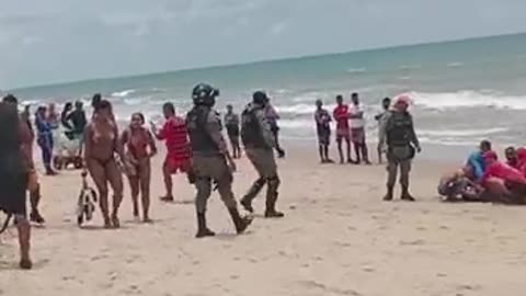 Adolescente é atacado por tubarão em praia de Pernambuco