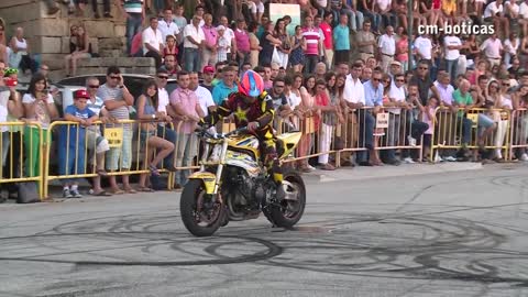 Paulo Martinho | Moto Freestyle | Quemando Rueda [Burnout] | [ Tire 1000 degree ] | BOTICAS