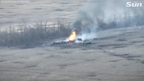 Huge explosions as Ukrainian forces wipe out tank convoy with US javelins