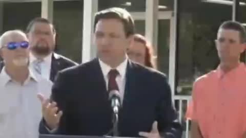 Ron DeSantis Gets Up And HUMILIATES Justin Trudeau To His Face.