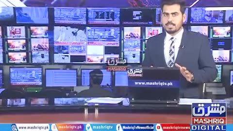 Pakistan breaking the news of the earthquake while the studio shakes violently