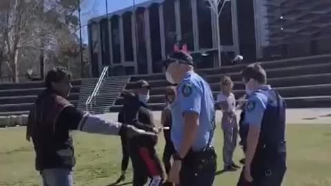 Australia: Police surround man who is mask exempt. Refuse to review mask exemption.