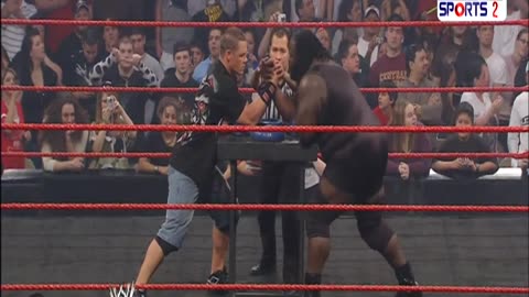 John Cena VS Mark Henry ,,,Arm Wrestling