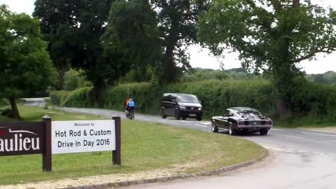 American cars leaving Beaulieu 2016