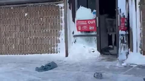 Looting breaks out after a major blizzard hits Buffalo NY