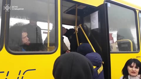 Rescuers joined the evacuation of citizens from the border settlements of Sumy