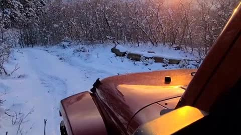 2050# JEEP Wrangler Mountain Snow Views