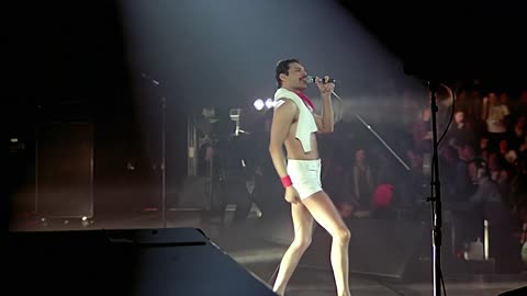 Queen - Rock Montreal We Will Rock You 1981 (Upscale) UHD 8K