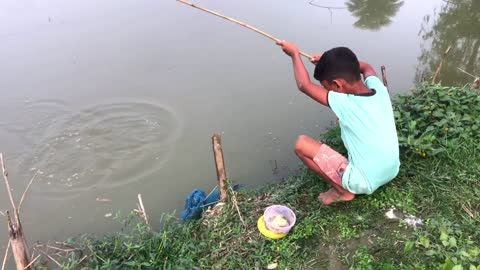 Little boy caught BIG FISH 🐟 🐠🐠🐟